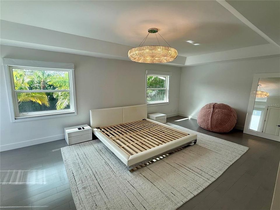 For Rent: $15,000 (5 beds, 3 baths, 3223 Square Feet)