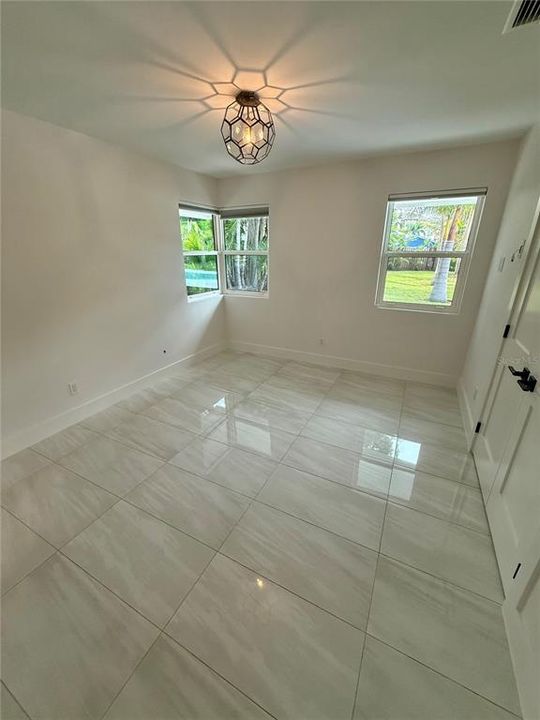 For Rent: $15,000 (5 beds, 3 baths, 3223 Square Feet)