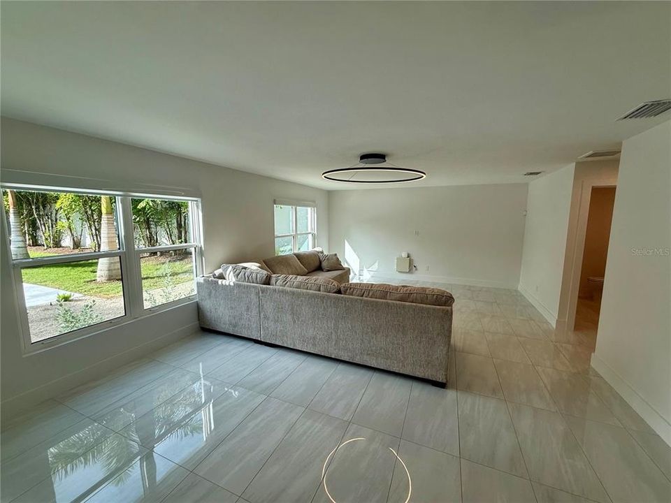 For Rent: $15,000 (5 beds, 3 baths, 3223 Square Feet)