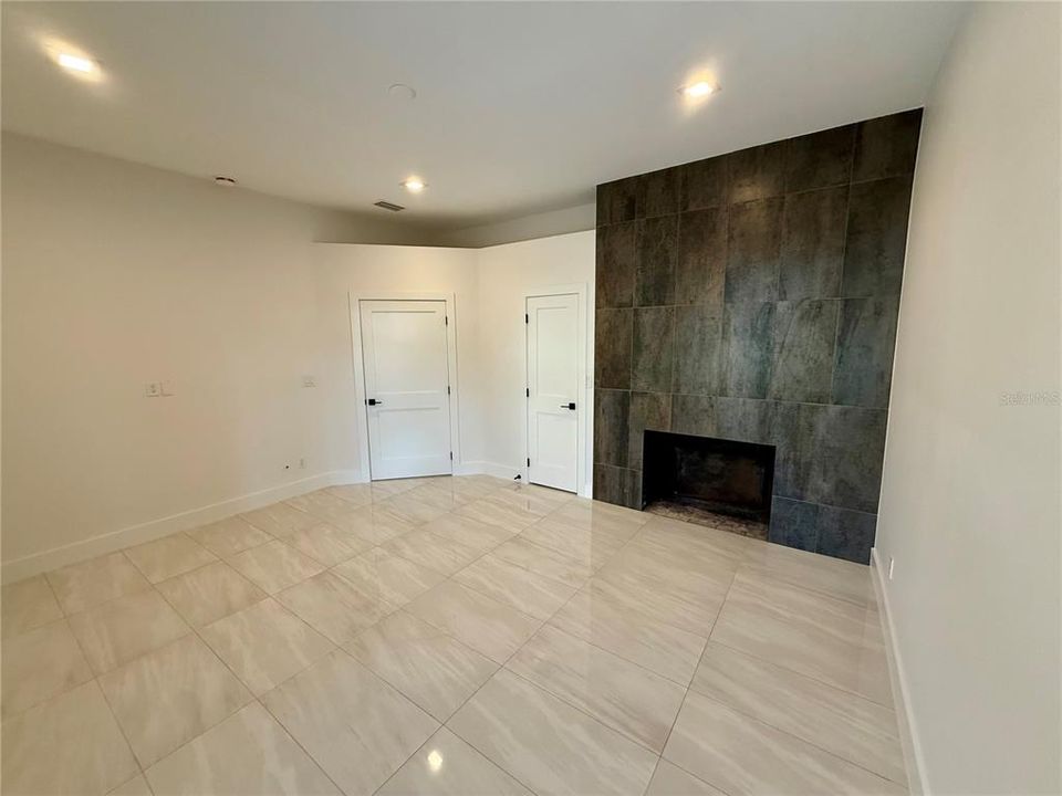 For Rent: $15,000 (5 beds, 3 baths, 3223 Square Feet)