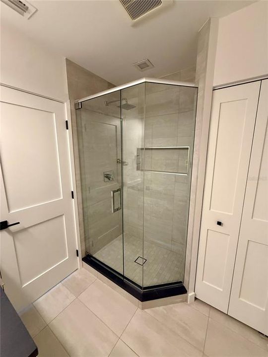 For Rent: $15,000 (5 beds, 3 baths, 3223 Square Feet)