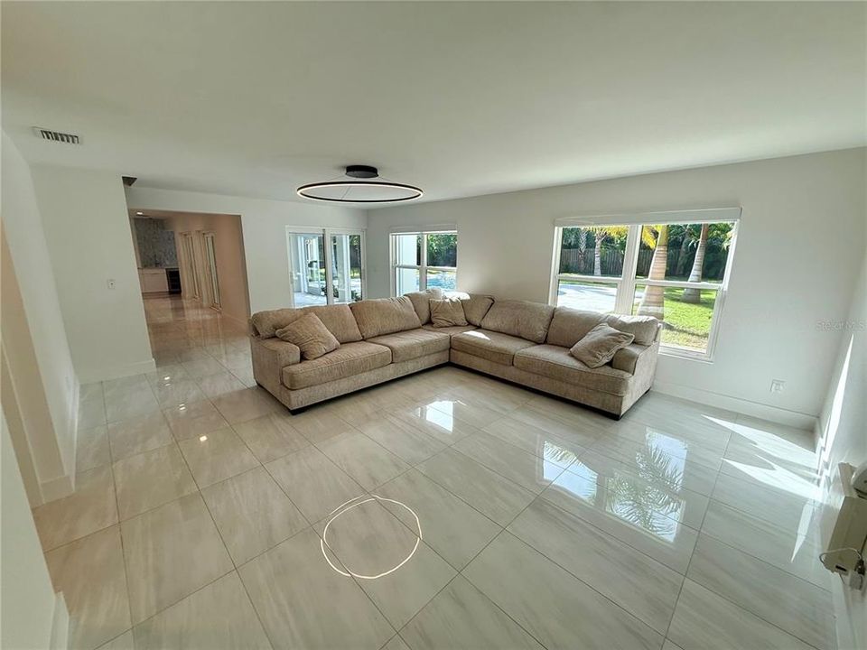 For Rent: $15,000 (5 beds, 3 baths, 3223 Square Feet)