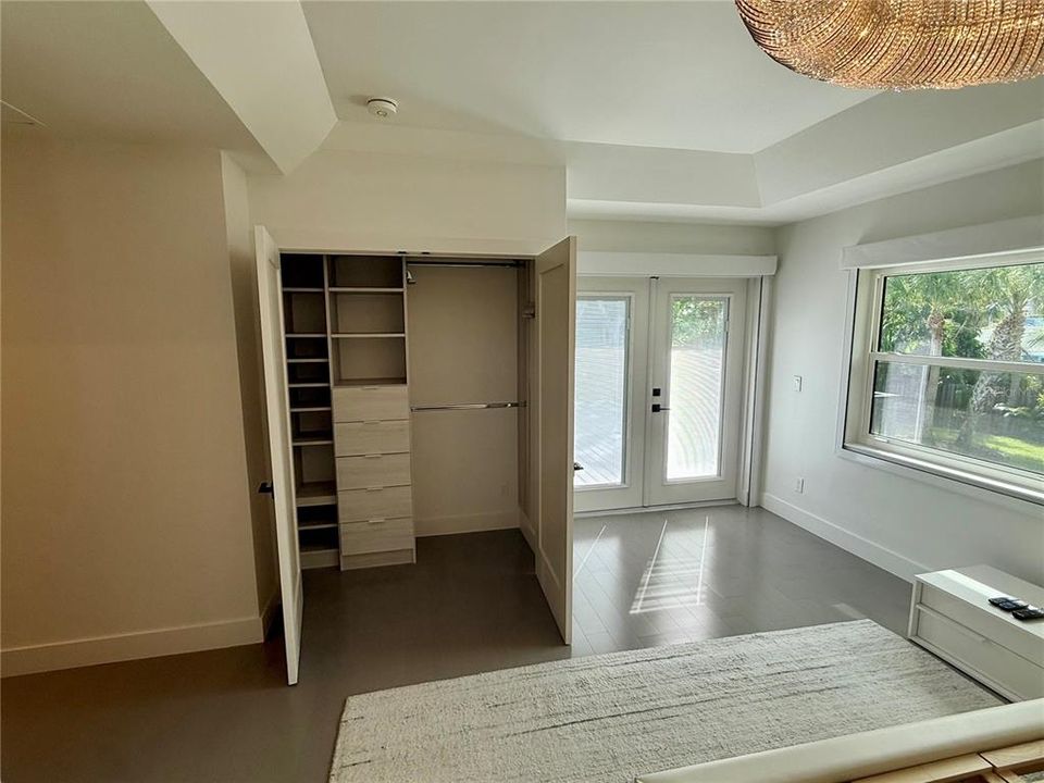 For Rent: $15,000 (5 beds, 3 baths, 3223 Square Feet)