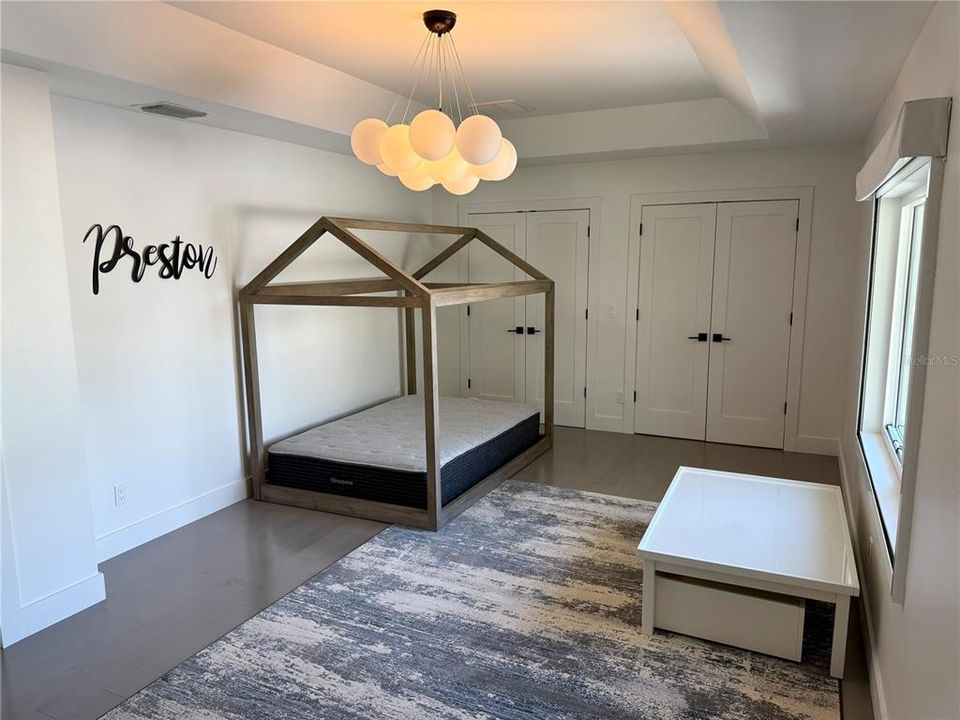 For Rent: $15,000 (5 beds, 3 baths, 3223 Square Feet)