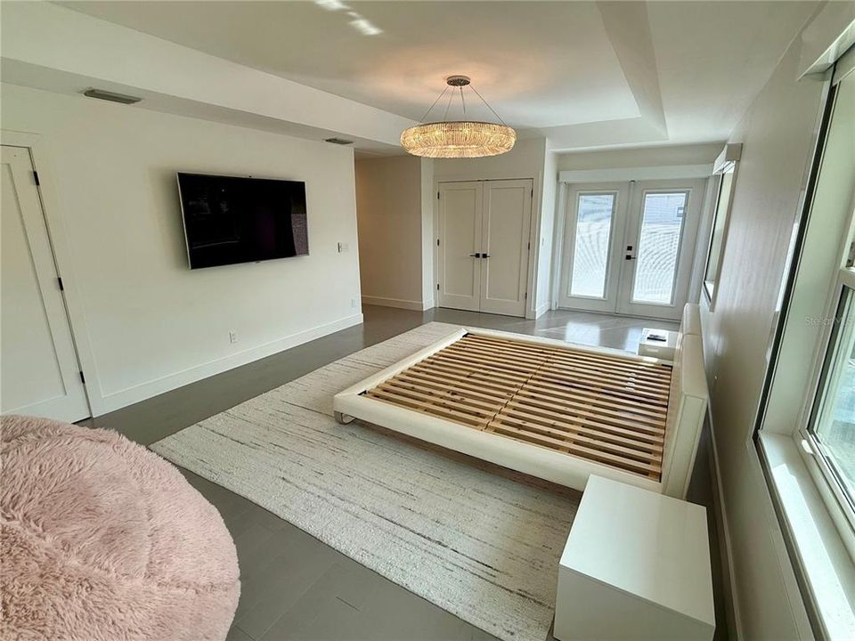 For Rent: $15,000 (5 beds, 3 baths, 3223 Square Feet)