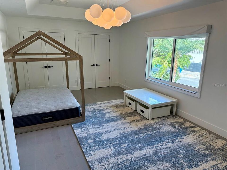 For Rent: $15,000 (5 beds, 3 baths, 3223 Square Feet)