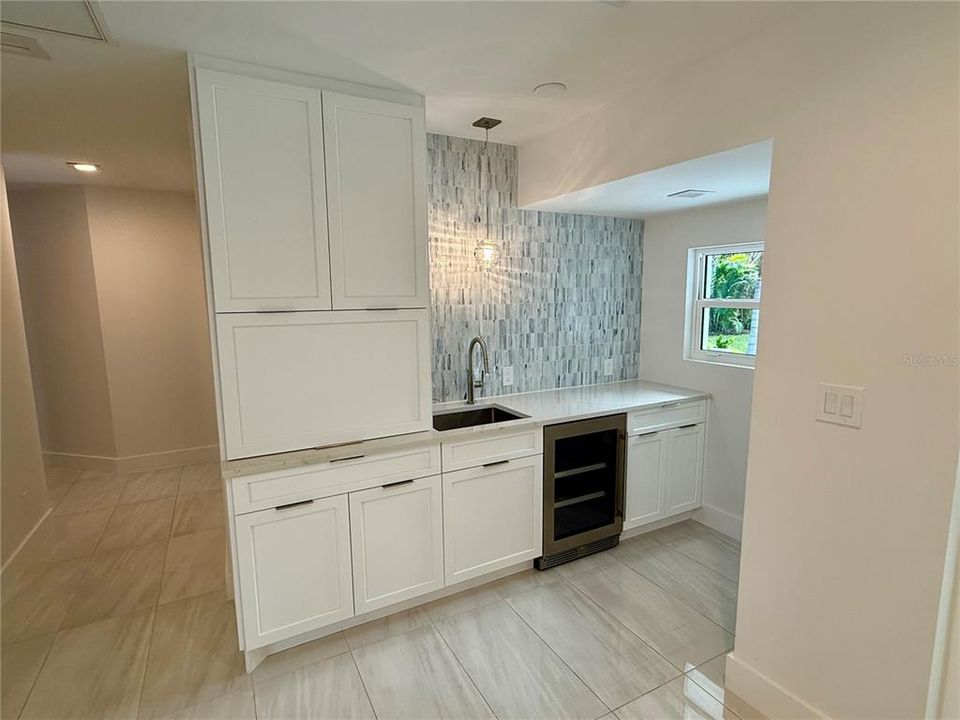 For Rent: $15,000 (5 beds, 3 baths, 3223 Square Feet)