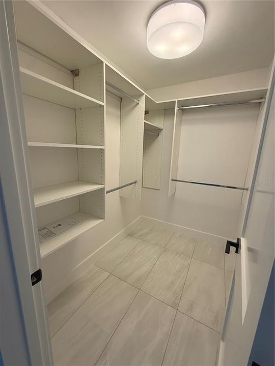 For Rent: $15,000 (5 beds, 3 baths, 3223 Square Feet)