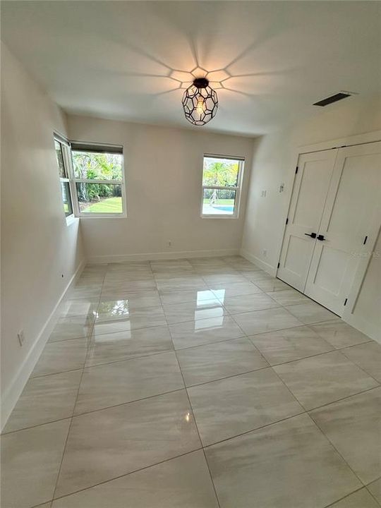 For Rent: $15,000 (5 beds, 3 baths, 3223 Square Feet)