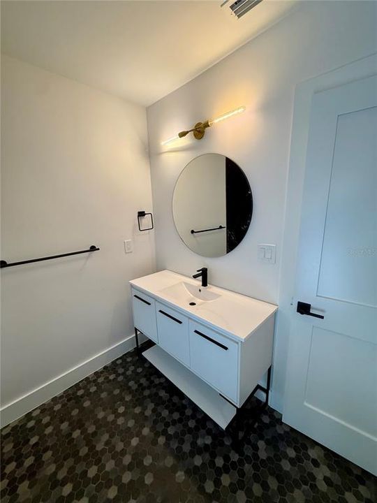 For Rent: $15,000 (5 beds, 3 baths, 3223 Square Feet)