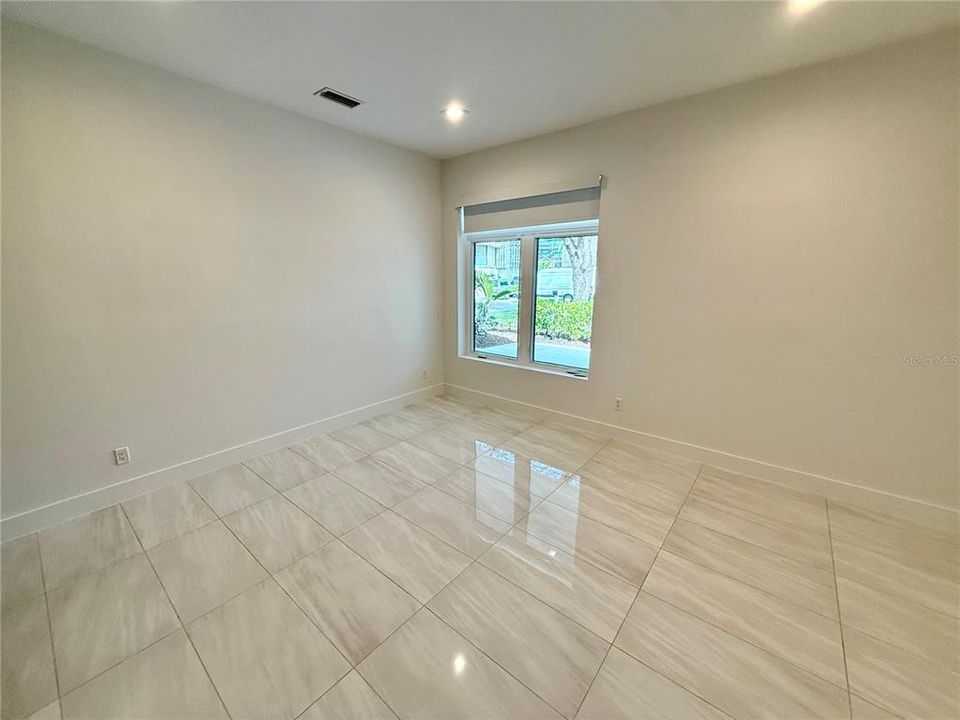 For Rent: $15,000 (5 beds, 3 baths, 3223 Square Feet)