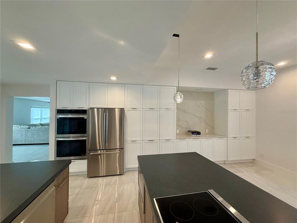 For Rent: $15,000 (5 beds, 3 baths, 3223 Square Feet)