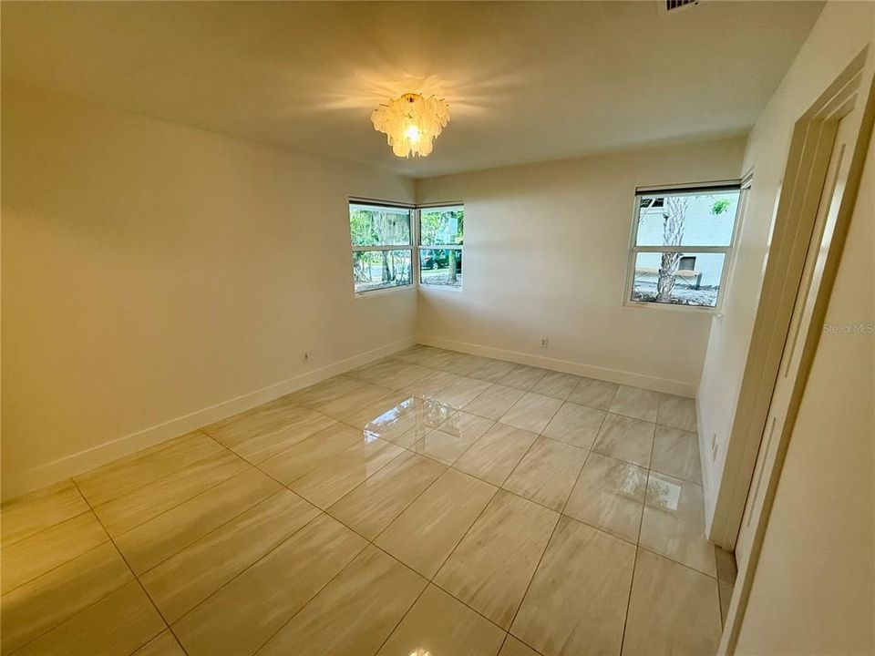 For Rent: $15,000 (5 beds, 3 baths, 3223 Square Feet)