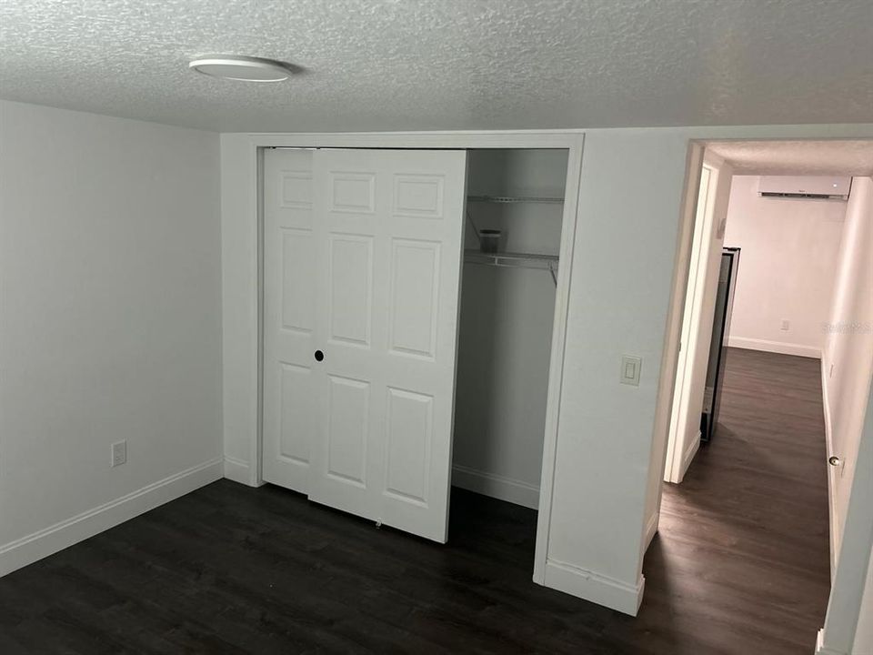 For Rent: $1,050 (1 beds, 1 baths, 450 Square Feet)