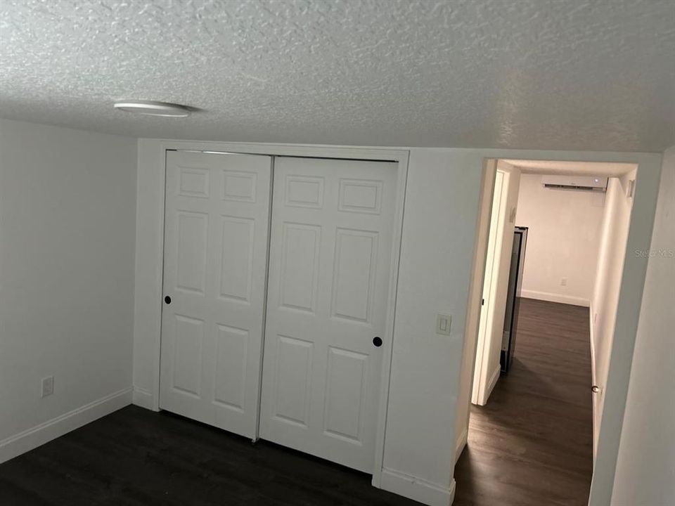 For Rent: $1,050 (1 beds, 1 baths, 450 Square Feet)