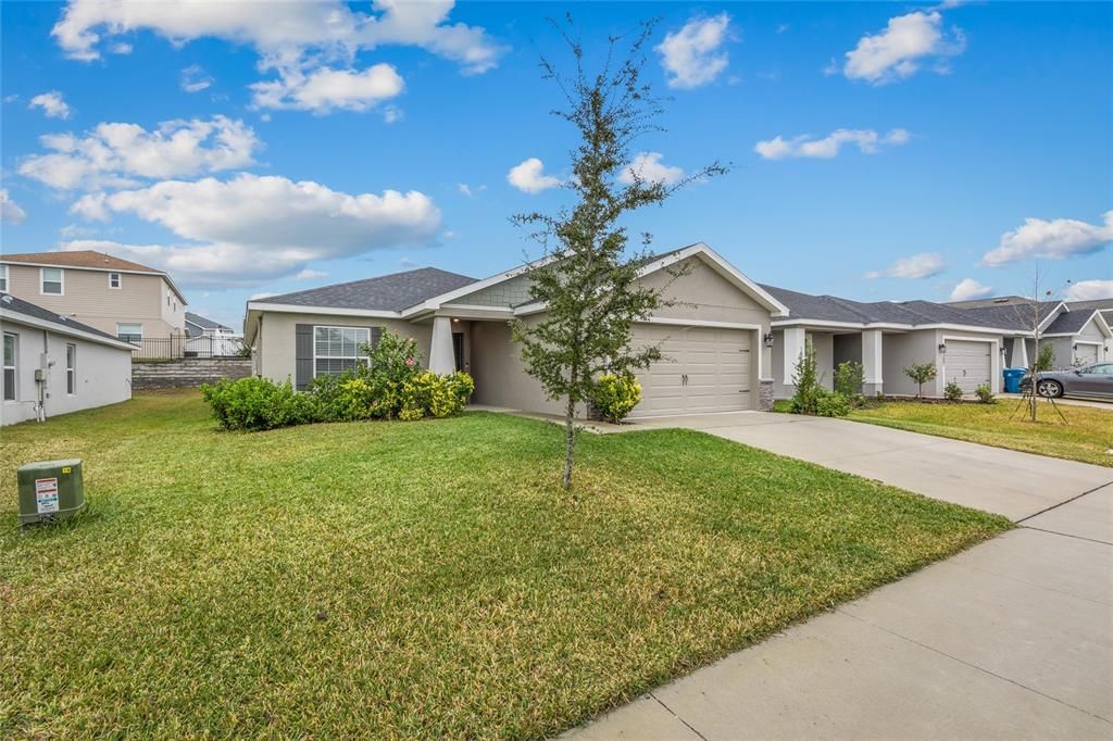 Active With Contract: $314,900 (4 beds, 2 baths, 1626 Square Feet)