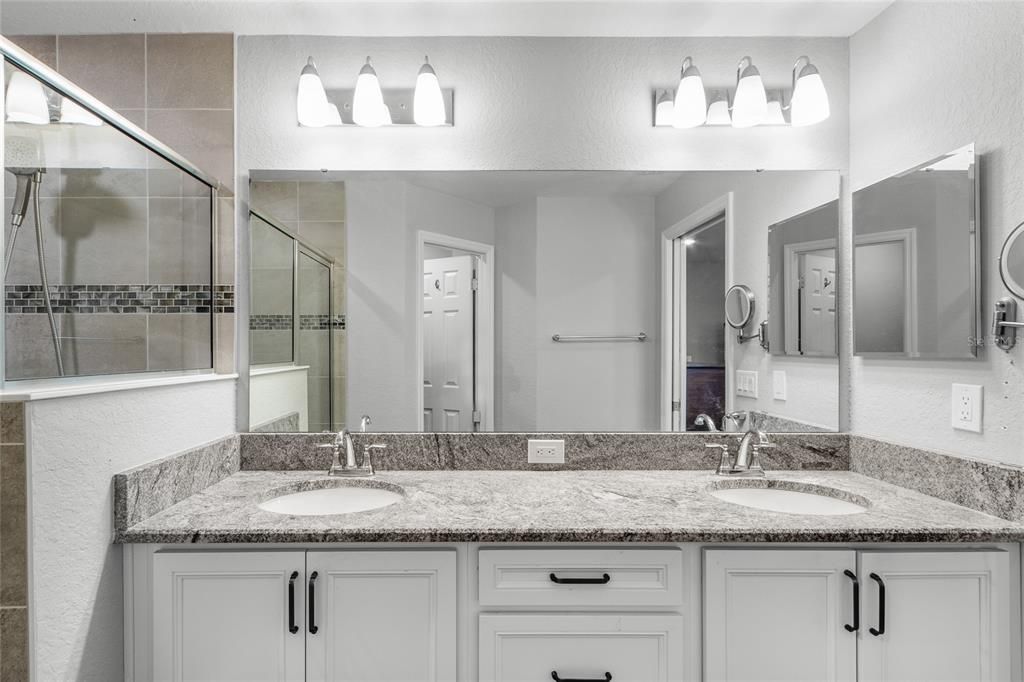 Active With Contract: $314,900 (4 beds, 2 baths, 1626 Square Feet)