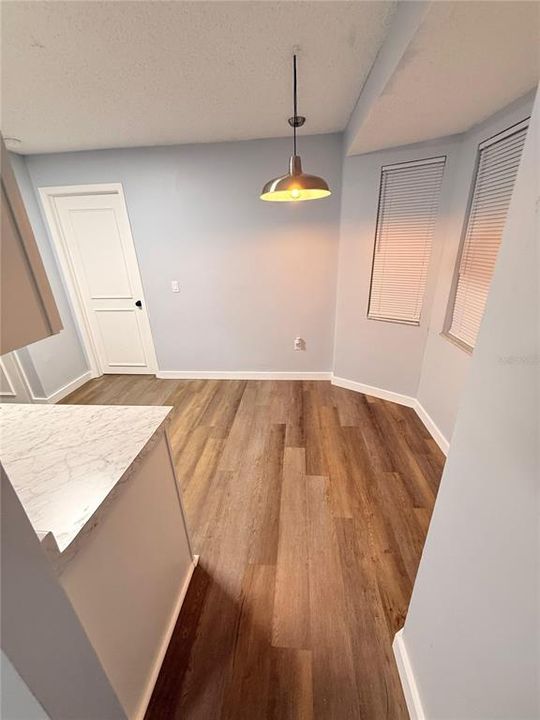 For Sale: $199,999 (2 beds, 2 baths, 839 Square Feet)