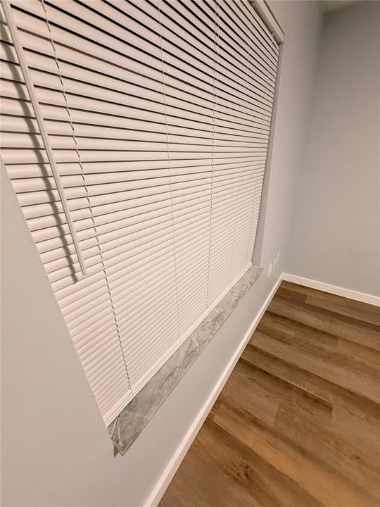 For Sale: $199,999 (2 beds, 2 baths, 839 Square Feet)