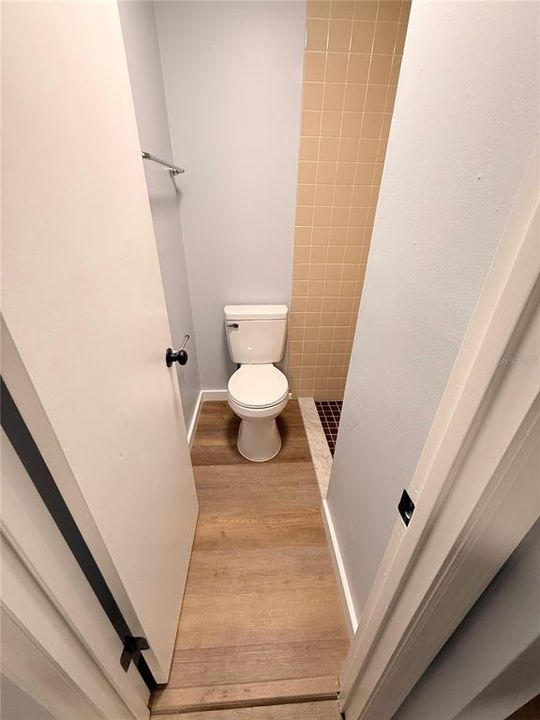 For Sale: $199,999 (2 beds, 2 baths, 839 Square Feet)