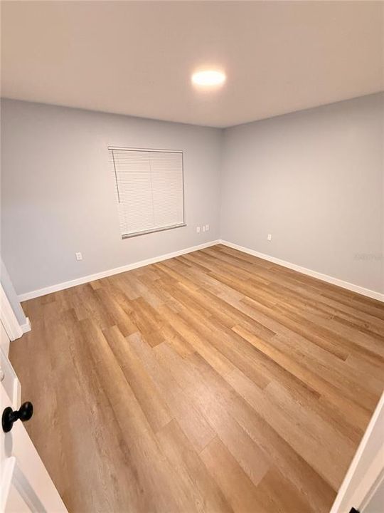 For Sale: $199,999 (2 beds, 2 baths, 839 Square Feet)