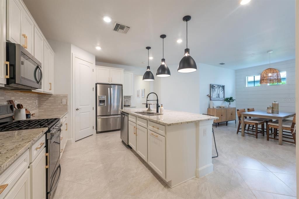 Active With Contract: $549,000 (3 beds, 2 baths, 1984 Square Feet)