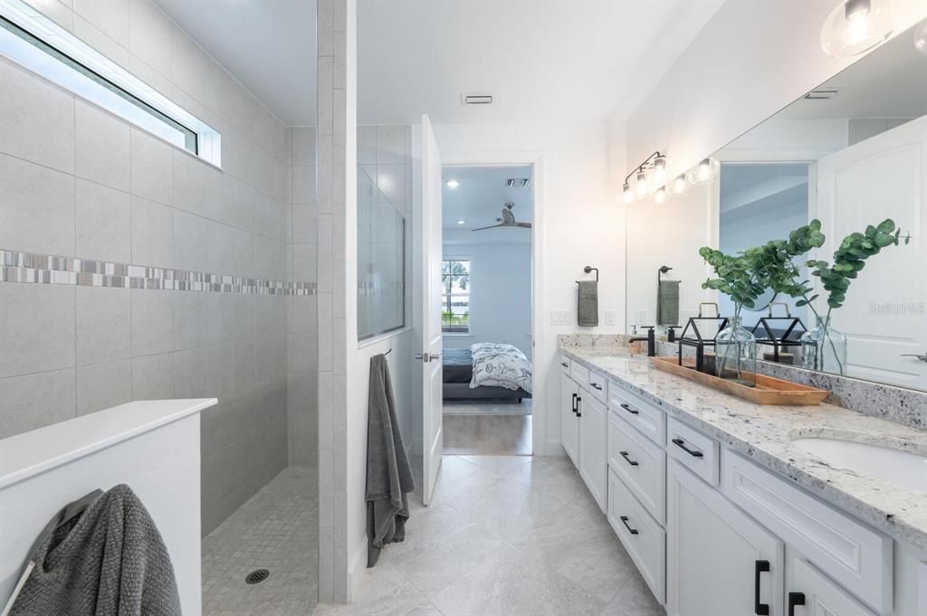 Active With Contract: $549,000 (3 beds, 2 baths, 1984 Square Feet)