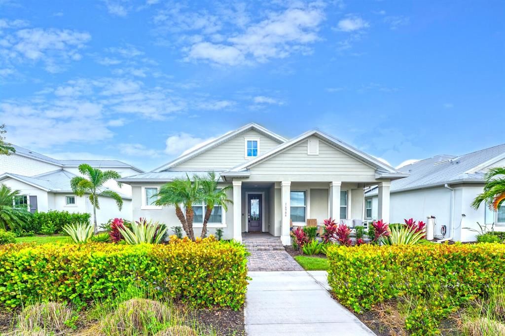 Active With Contract: $549,000 (3 beds, 2 baths, 1984 Square Feet)