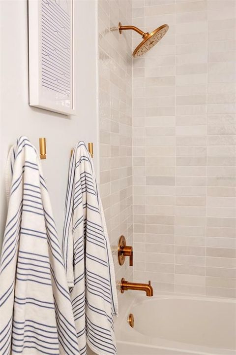 Active With Contract: $549,000 (3 beds, 2 baths, 1984 Square Feet)