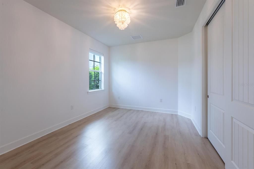 Active With Contract: $549,000 (3 beds, 2 baths, 1984 Square Feet)