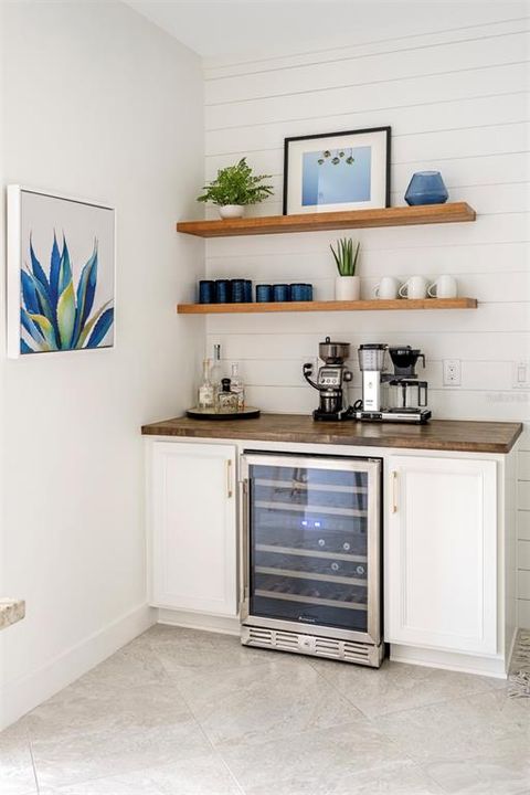 Active With Contract: $549,000 (3 beds, 2 baths, 1984 Square Feet)