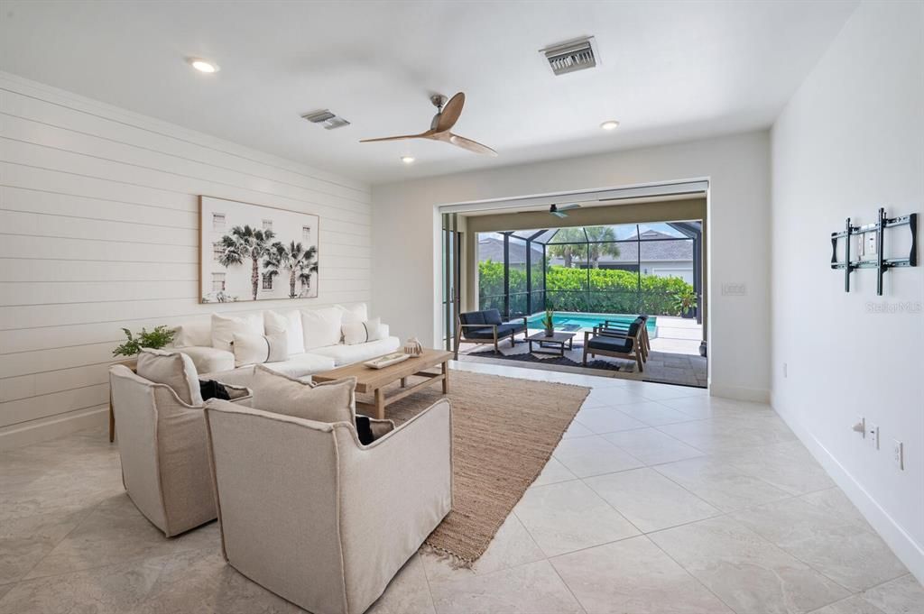 Active With Contract: $549,000 (3 beds, 2 baths, 1984 Square Feet)