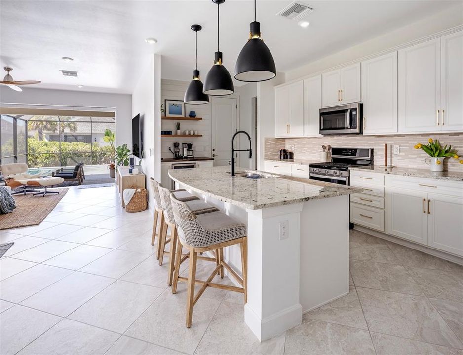 Active With Contract: $549,000 (3 beds, 2 baths, 1984 Square Feet)