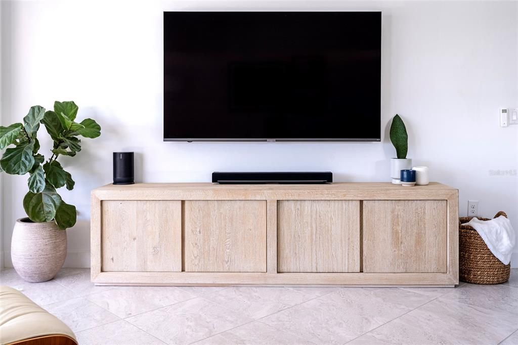 Active With Contract: $549,000 (3 beds, 2 baths, 1984 Square Feet)