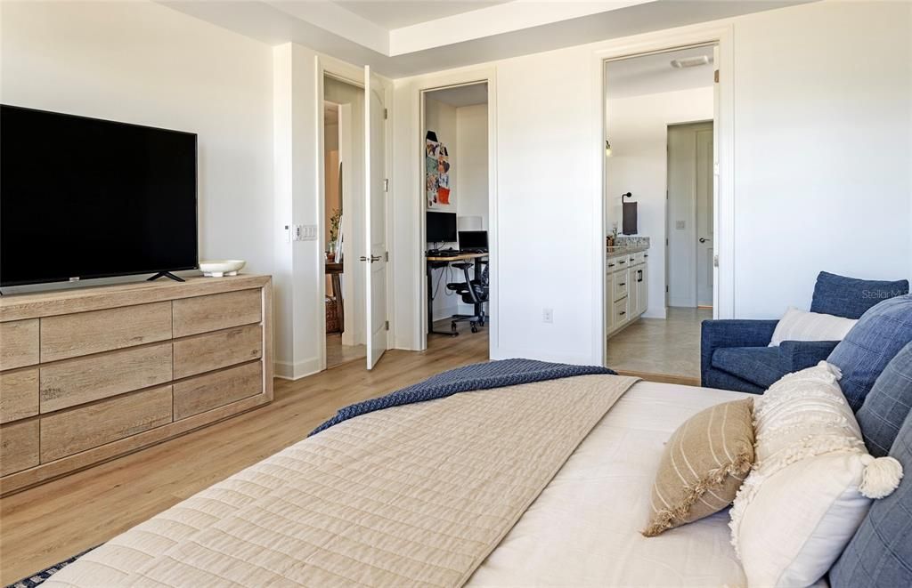 Active With Contract: $549,000 (3 beds, 2 baths, 1984 Square Feet)