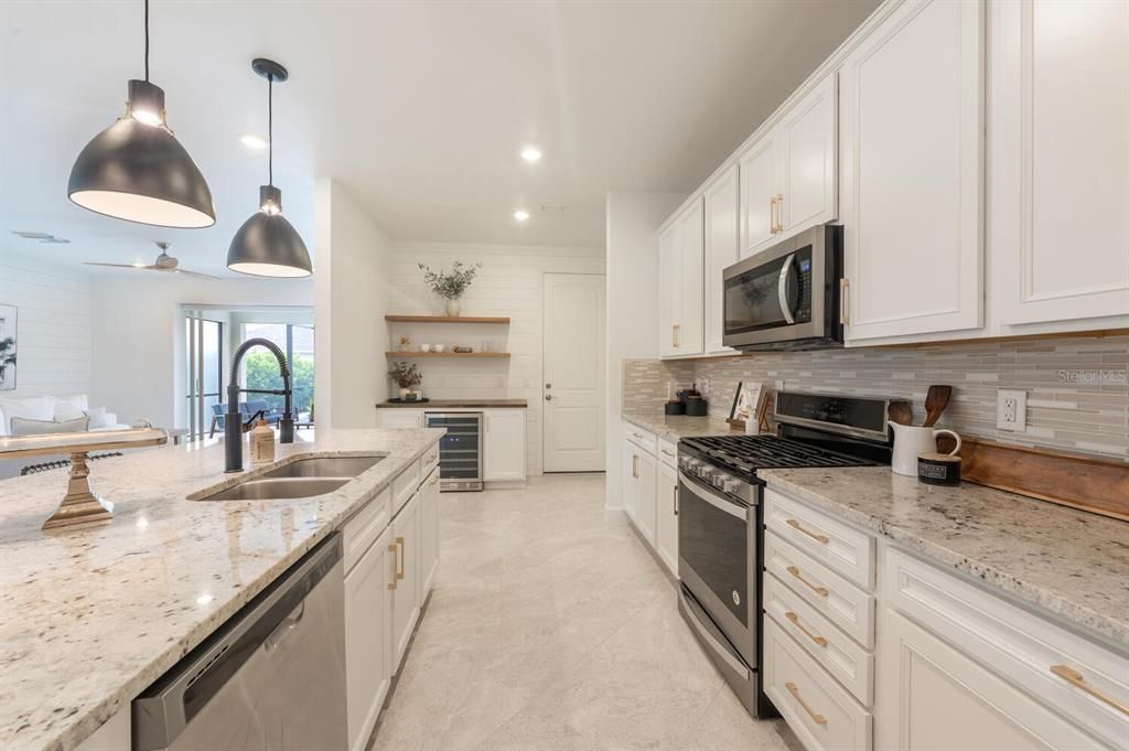 Active With Contract: $549,000 (3 beds, 2 baths, 1984 Square Feet)