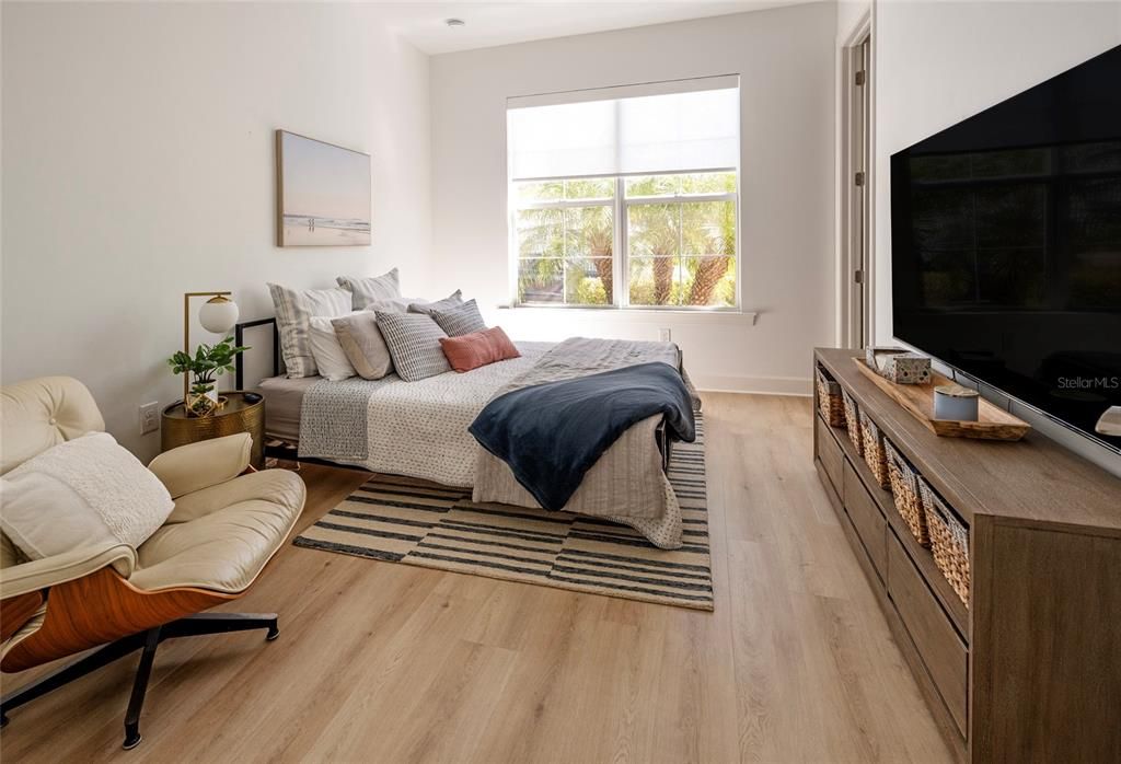 Active With Contract: $549,000 (3 beds, 2 baths, 1984 Square Feet)