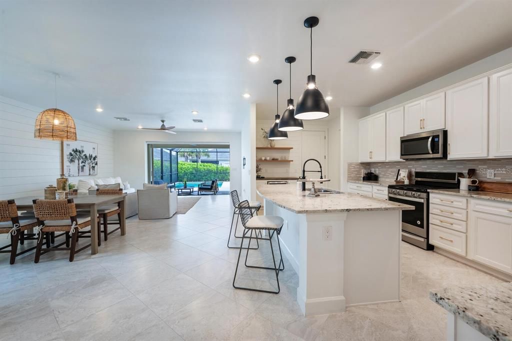 Active With Contract: $549,000 (3 beds, 2 baths, 1984 Square Feet)