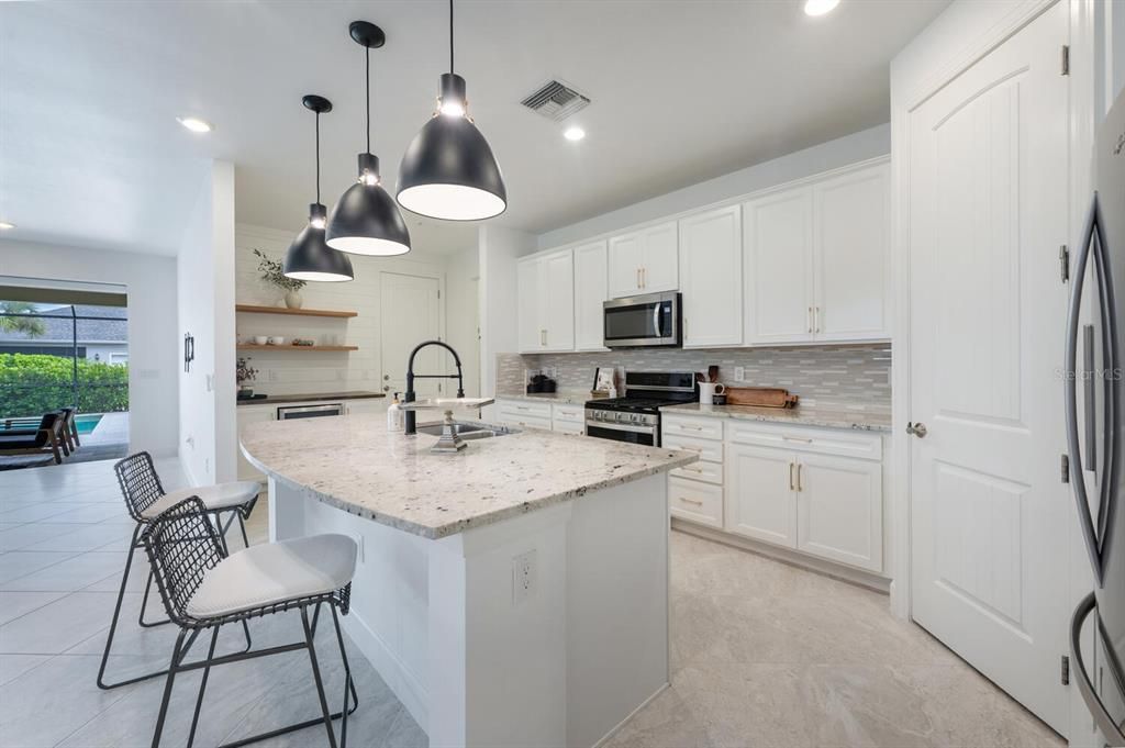 Active With Contract: $549,000 (3 beds, 2 baths, 1984 Square Feet)