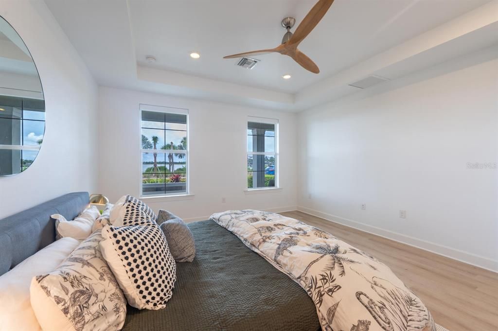 Active With Contract: $549,000 (3 beds, 2 baths, 1984 Square Feet)