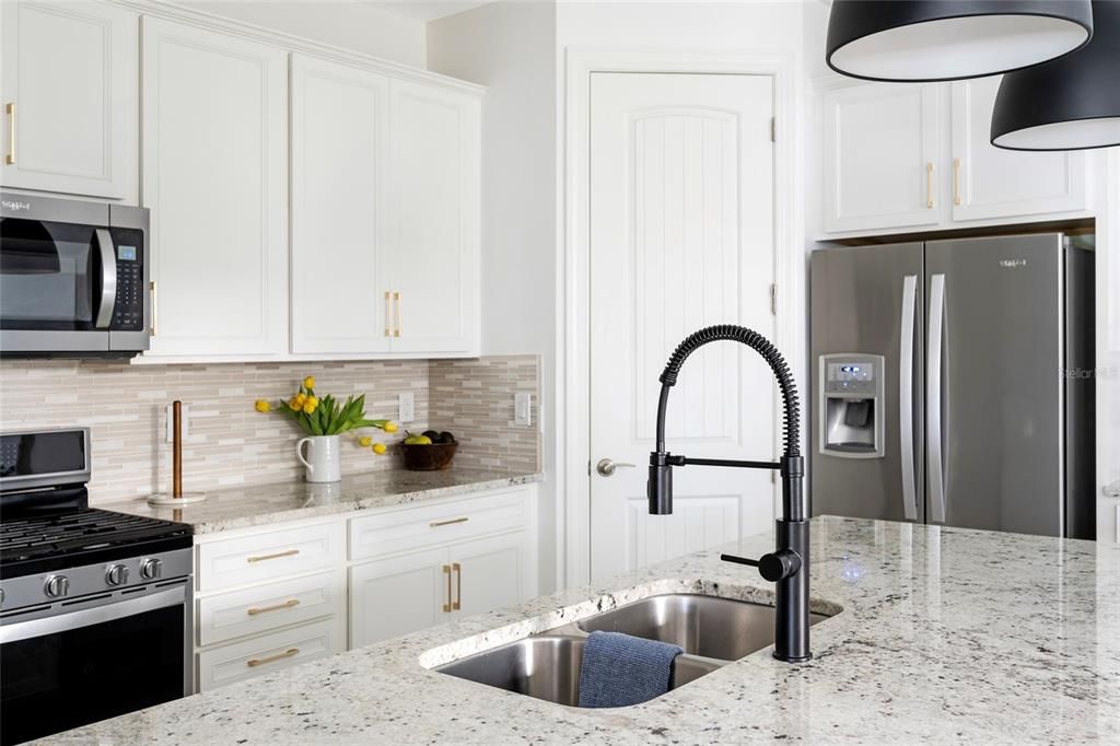 Active With Contract: $549,000 (3 beds, 2 baths, 1984 Square Feet)