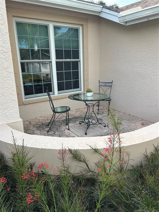 For Rent: $4,800 (3 beds, 2 baths, 1989 Square Feet)