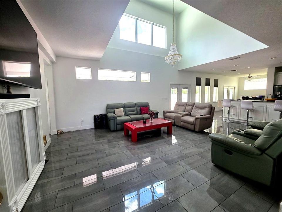 В аренду: $4,600 (5 спален, 3 ванн, 3411 Квадратных фут)