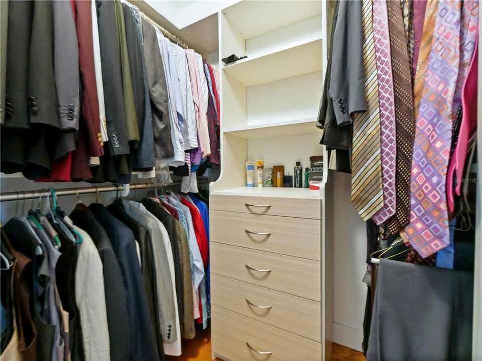 В аренду: $4,600 (5 спален, 3 ванн, 3411 Квадратных фут)