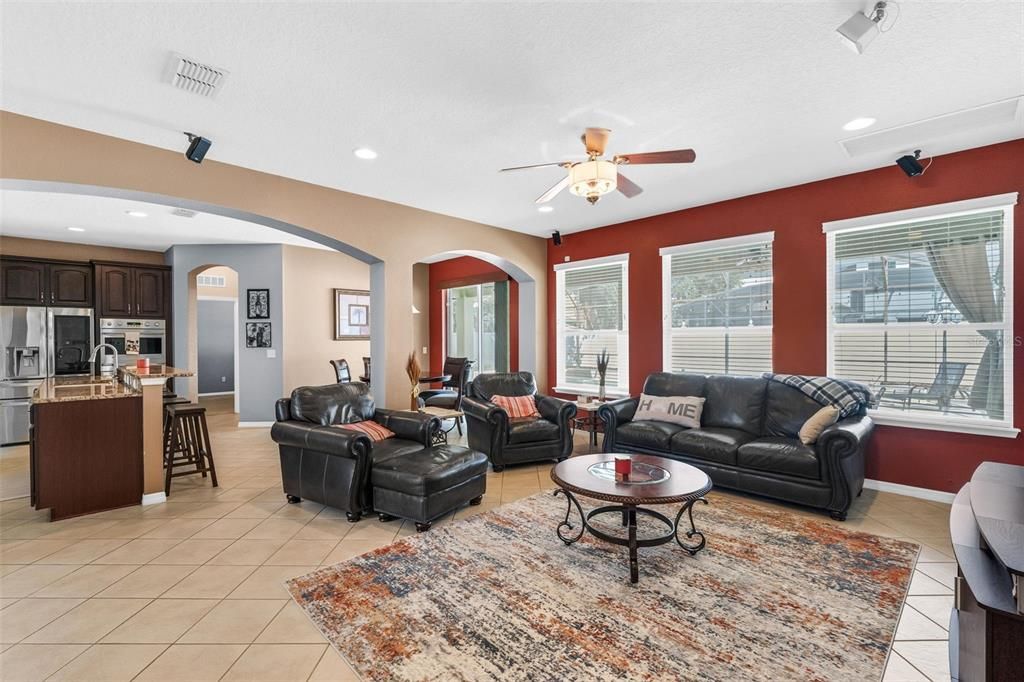 For Sale: $875,000 (7 beds, 5 baths, 5081 Square Feet)