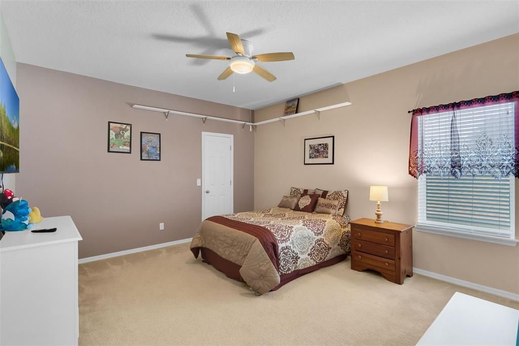 For Sale: $875,000 (7 beds, 5 baths, 5081 Square Feet)