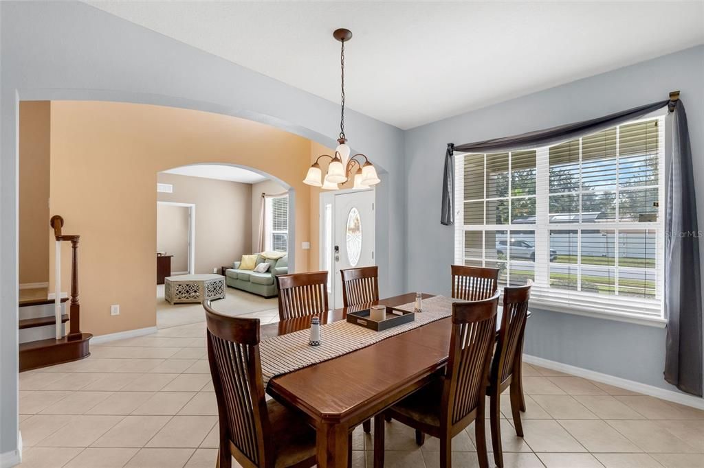 For Sale: $875,000 (7 beds, 5 baths, 5081 Square Feet)