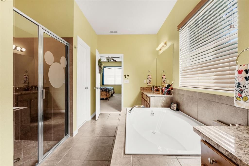 For Sale: $875,000 (7 beds, 5 baths, 5081 Square Feet)