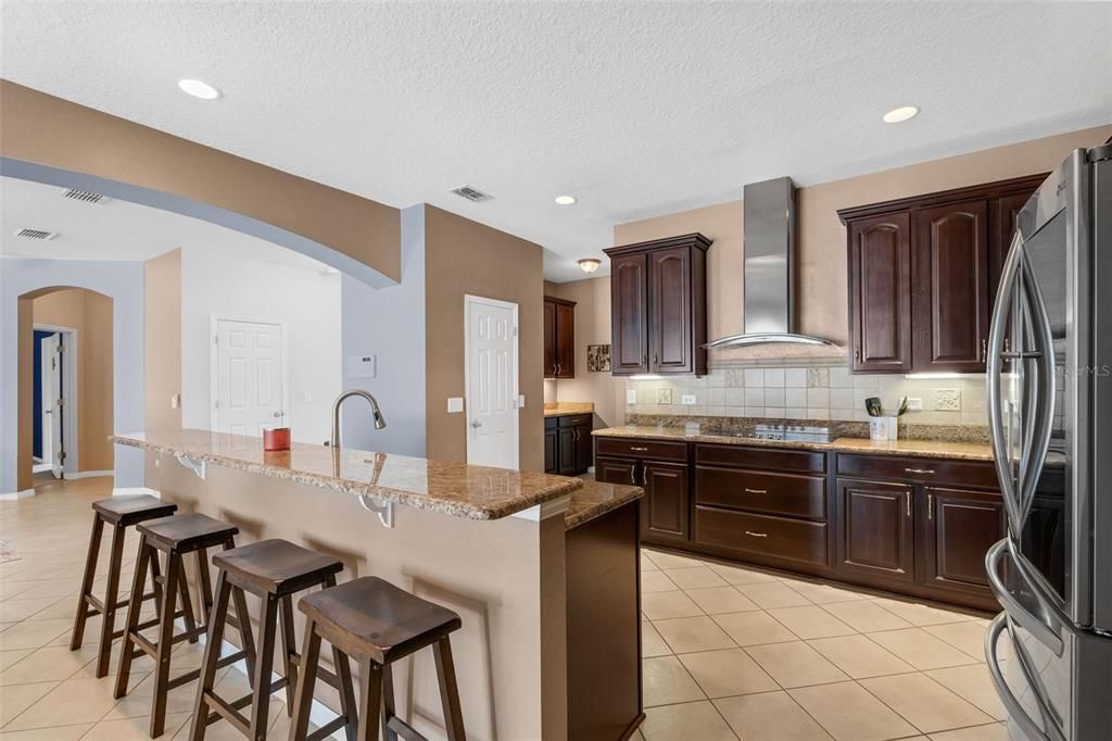 For Sale: $875,000 (7 beds, 5 baths, 5081 Square Feet)