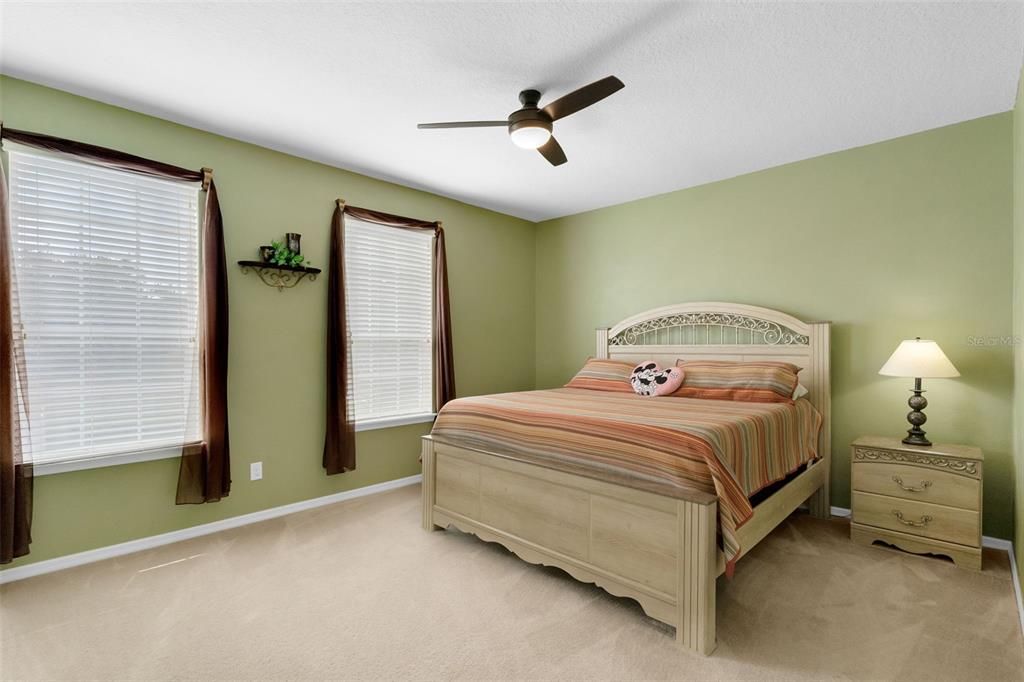 For Sale: $875,000 (7 beds, 5 baths, 5081 Square Feet)